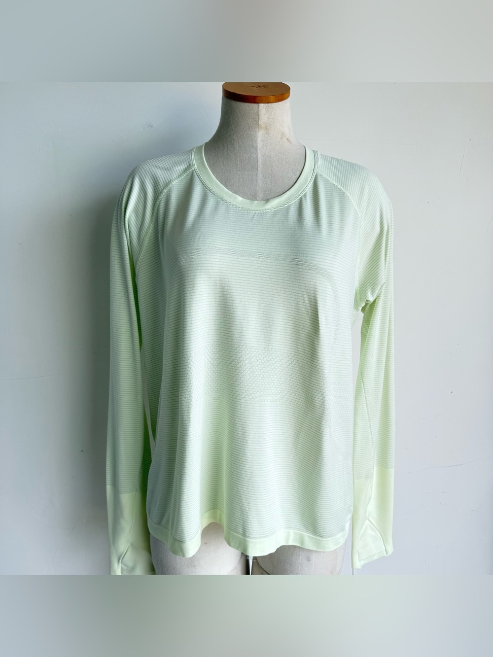 Lululemon swilfty Tech T shirt SZ 16 Yellow crew neck long sleeves logo sport